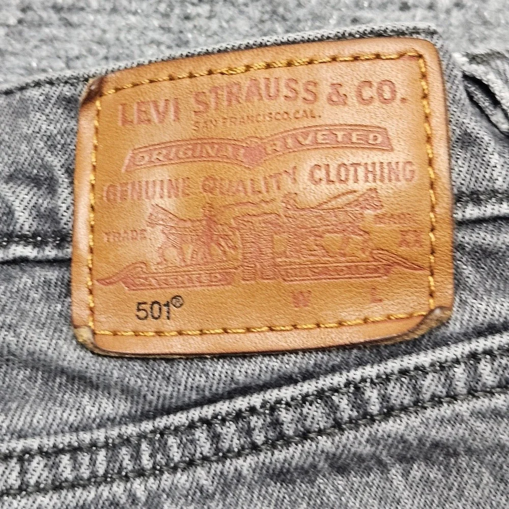 Levi 501 Original Fit Jeans Mens 27x28 Gray Straight Leg Denim Classic Casual